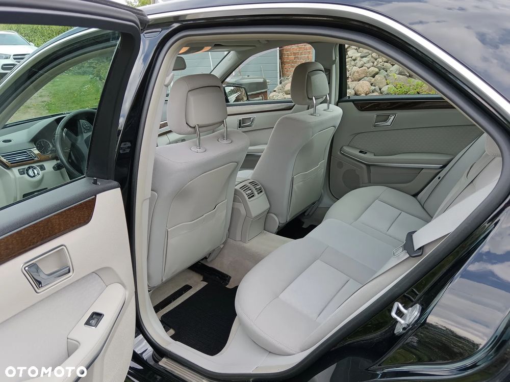 Mercedes-Benz Klasa E 220 CDI - 26