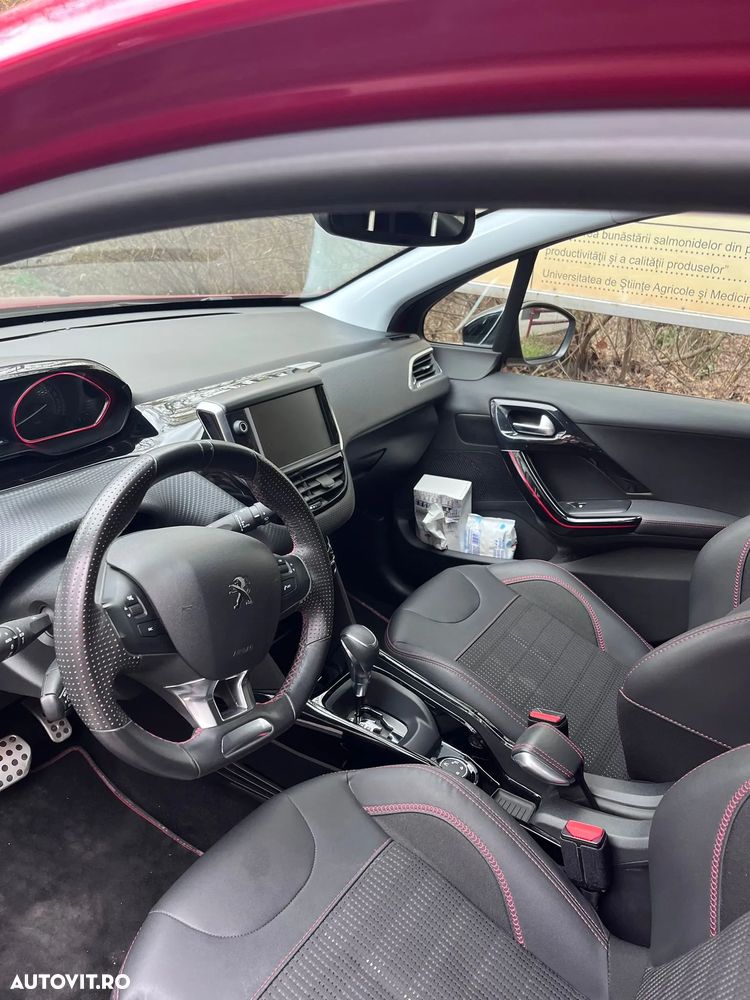 Peugeot 2008 1.2 PureTech Turbo EAT6 S&S GT-Line - 8