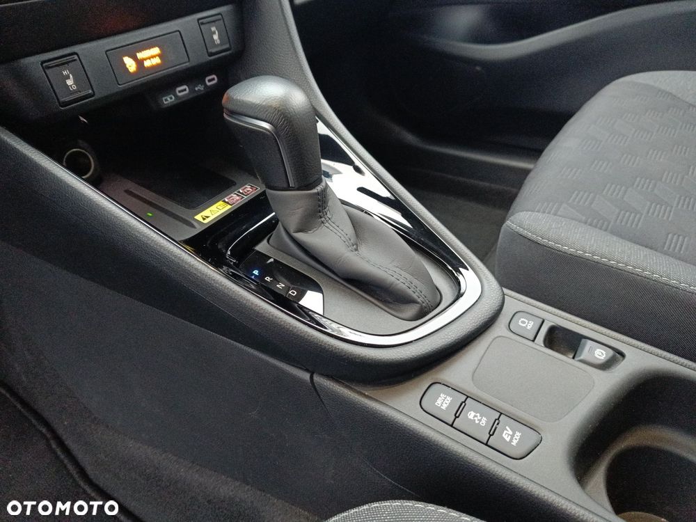 Toyota Yaris Hybrid 1.5 Style - 19