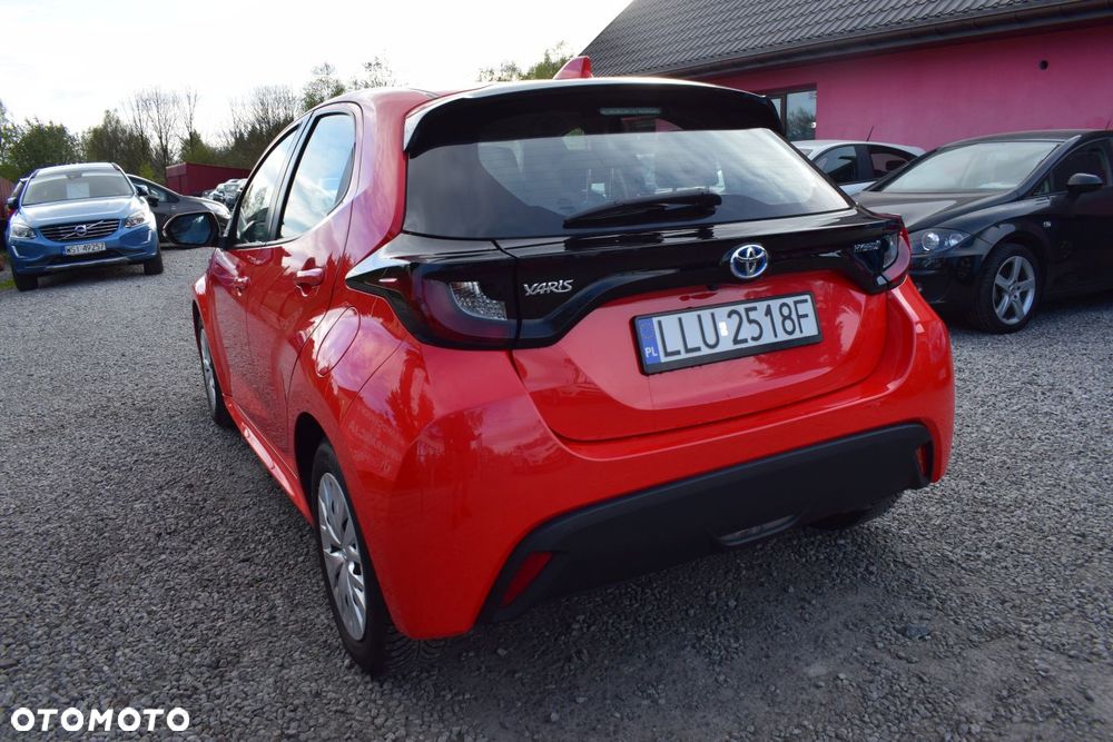 Toyota Yaris Hybrid 100 Dynamic - 3