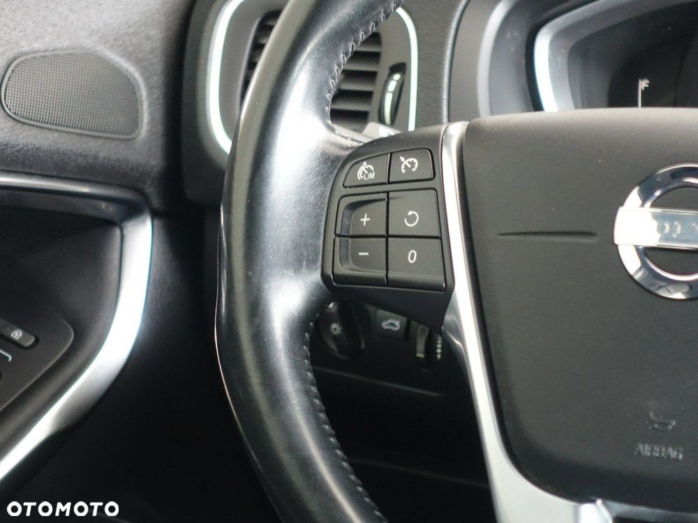 Volvo V40 D3 Geartronic Momentum - 29