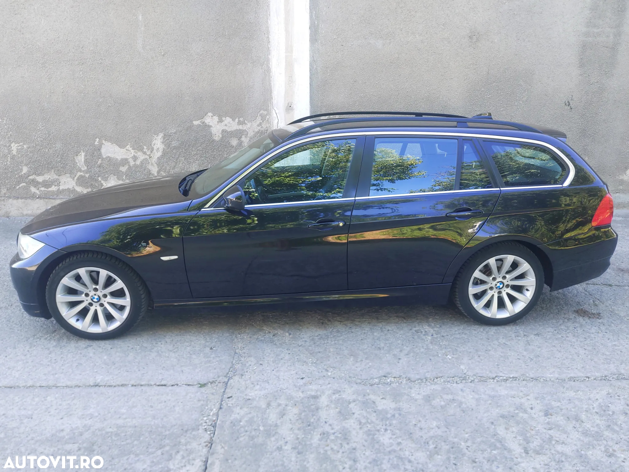BMW Seria 3 318d DPF Touring Aut. - 10
