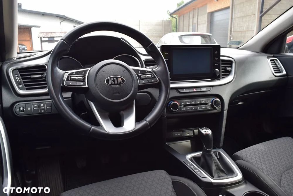Kia Ceed 1.6 CRDi SCR M - 16