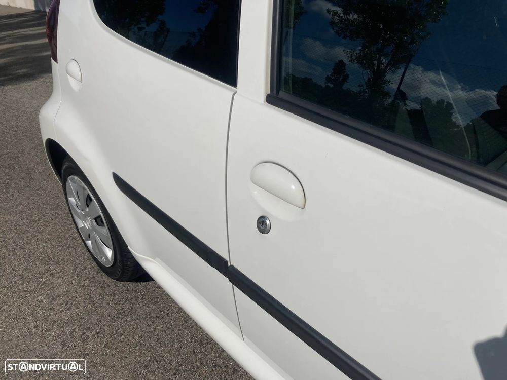 Peugeot 107 1.0 Active 2-Tronic - 12