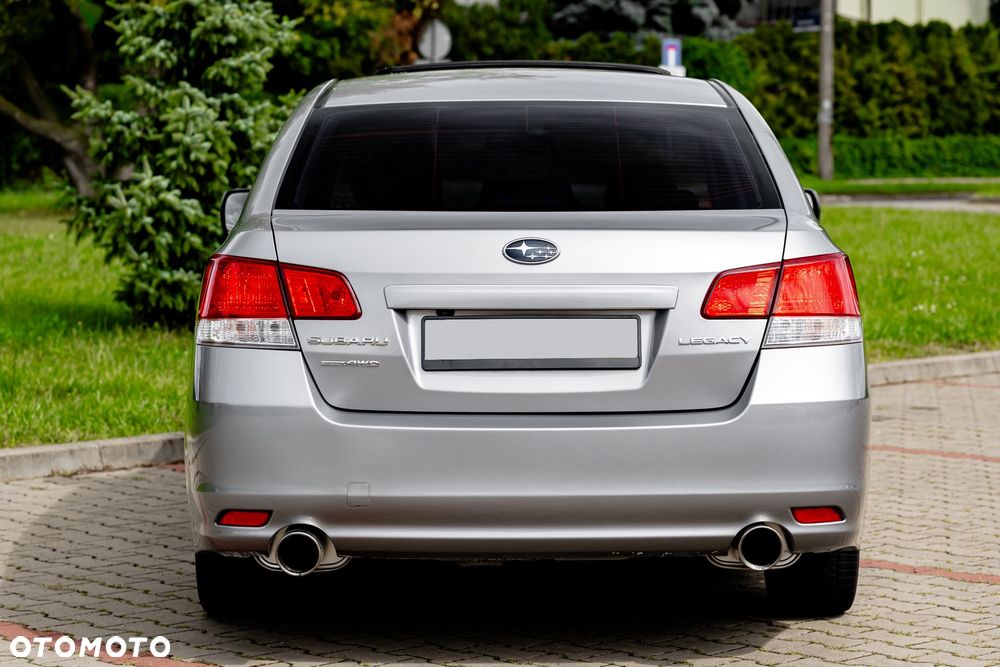 Subaru Legacy 2.5i GT - 14