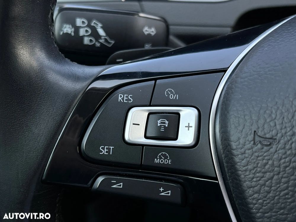 Volkswagen Passat - 17