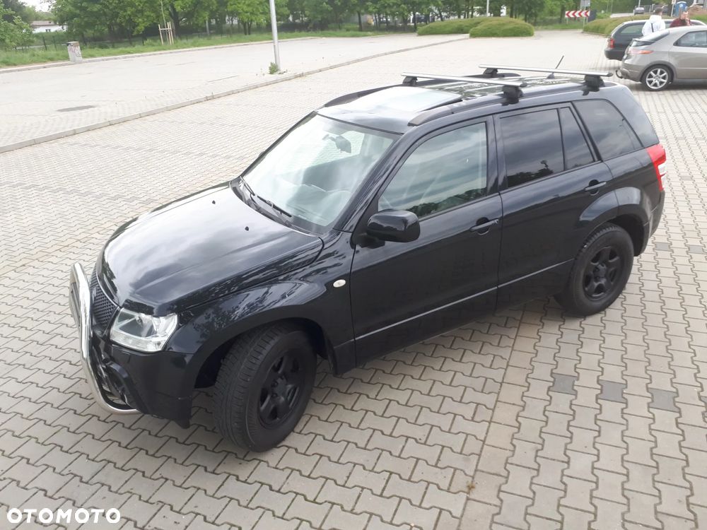 Suzuki Grand Vitara 2.0 Club Family - 3