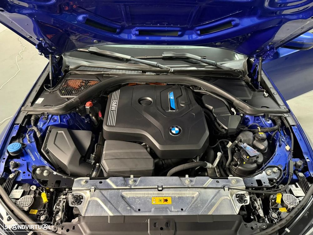 BMW 330 e Touring Pack Desportivo M Auto - 33