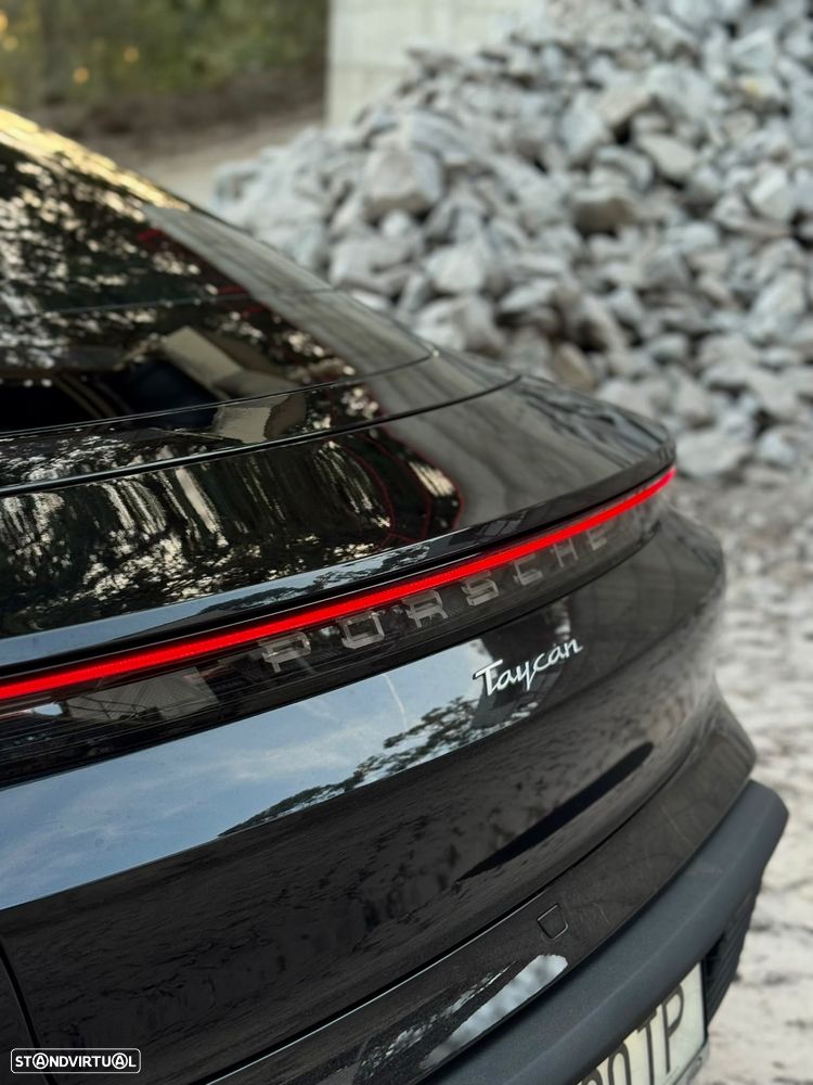 Porsche Taycan - 12