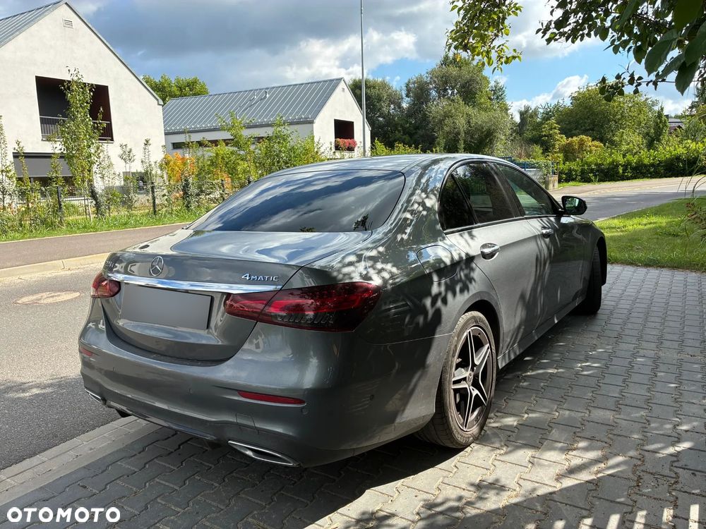 Mercedes-Benz E-Class 2022 photo 2