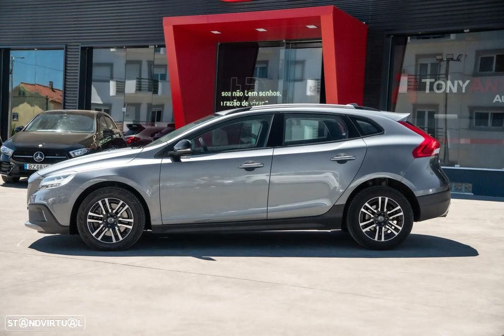 Volvo V40 Cross Country 2.0 D3 Momentum - 10