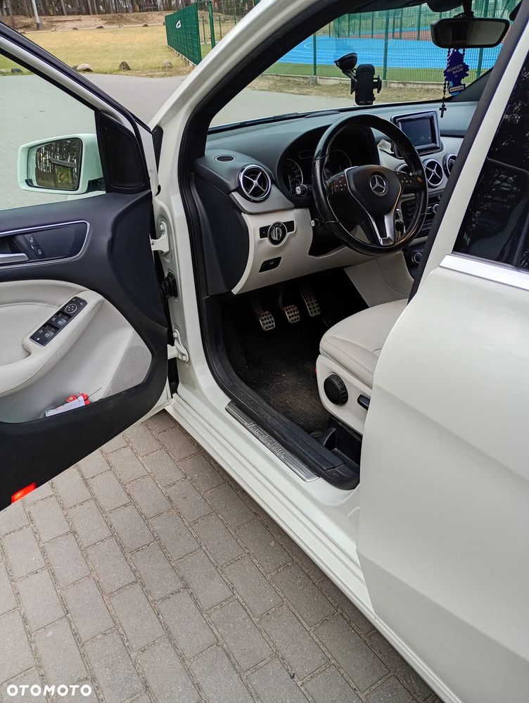 Mercedes-Benz Klasa B 180 CDI (BlueEFFICIENCY) - 12