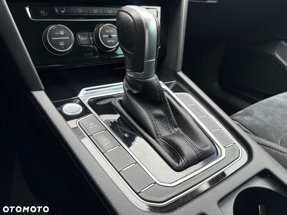 Volkswagen Passat - 28