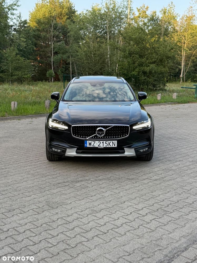 Volvo V90 Cross Country - 1