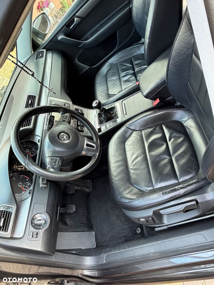 Volkswagen Passat 1.6 TDI DPF BlueMot Comfortline - 8