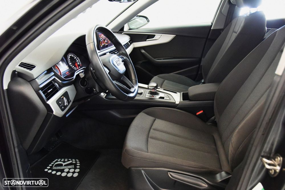 Audi A4 Avant 35 TDI Design S tronic - 12