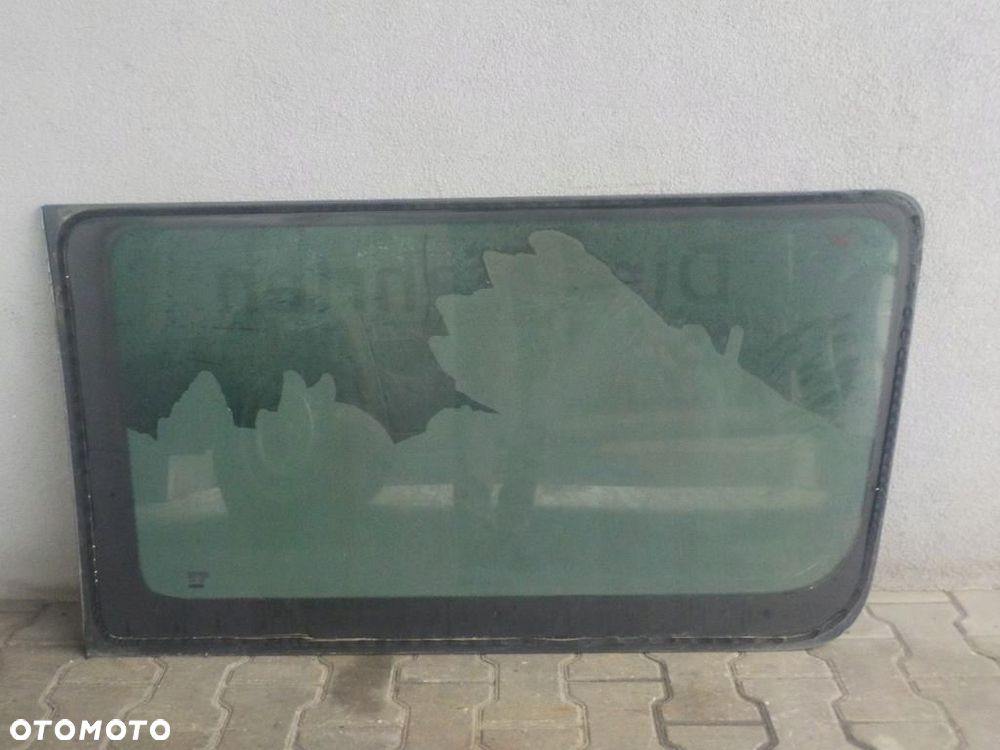 VW CRAFTER SPRINTER SZYBA BOCZNA ŚRODKOWA LEWA - 3