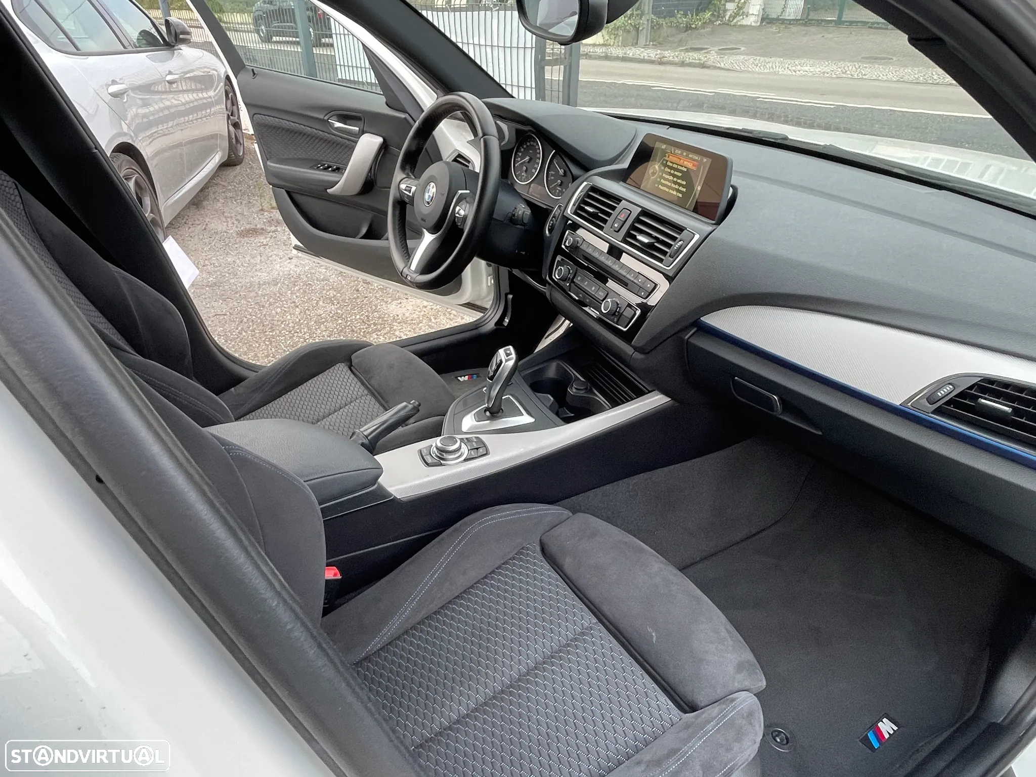 BMW 116 d Pack M Auto - 24