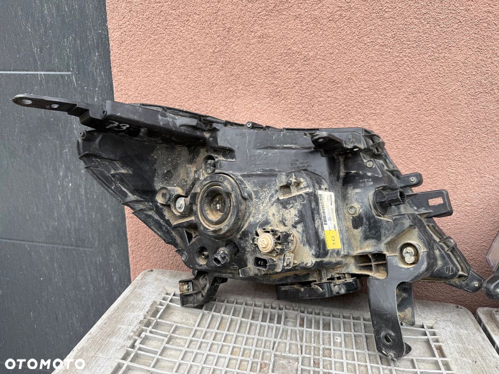 Lampa przednia NISSAN NAVARA D23 KOMPLET EUROPA ORYGINALNE HELLA - 5