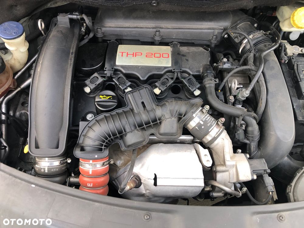 Peugeot 208 1.6 THP GTi - 14