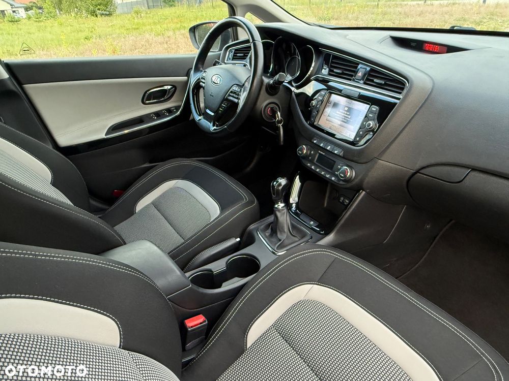 Kia Ceed 1.6 CRDi 136 ISG UEFA EURO 2016 - 7