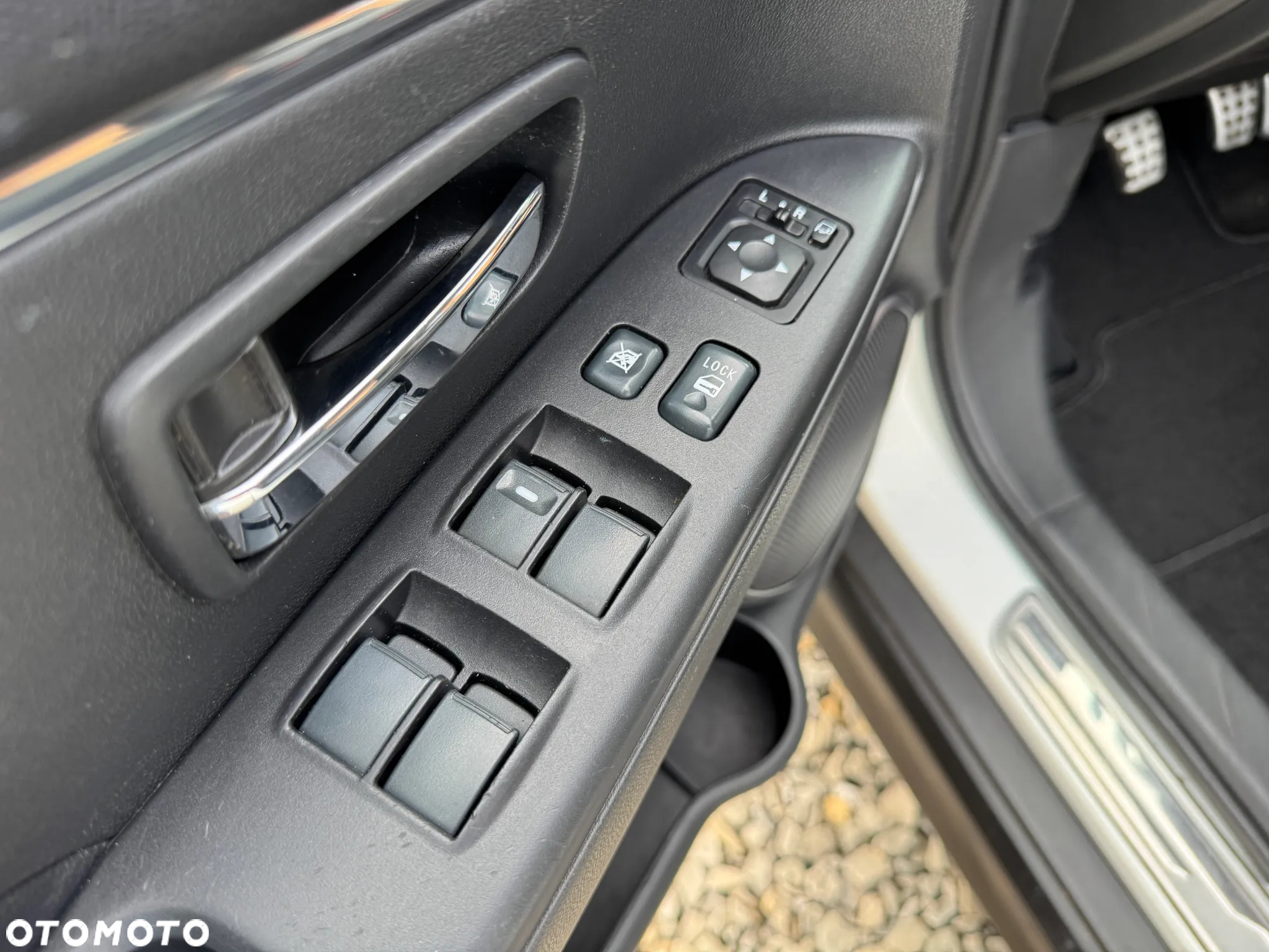 Mitsubishi ASX 1.8 DID Invite 4WD - 11
