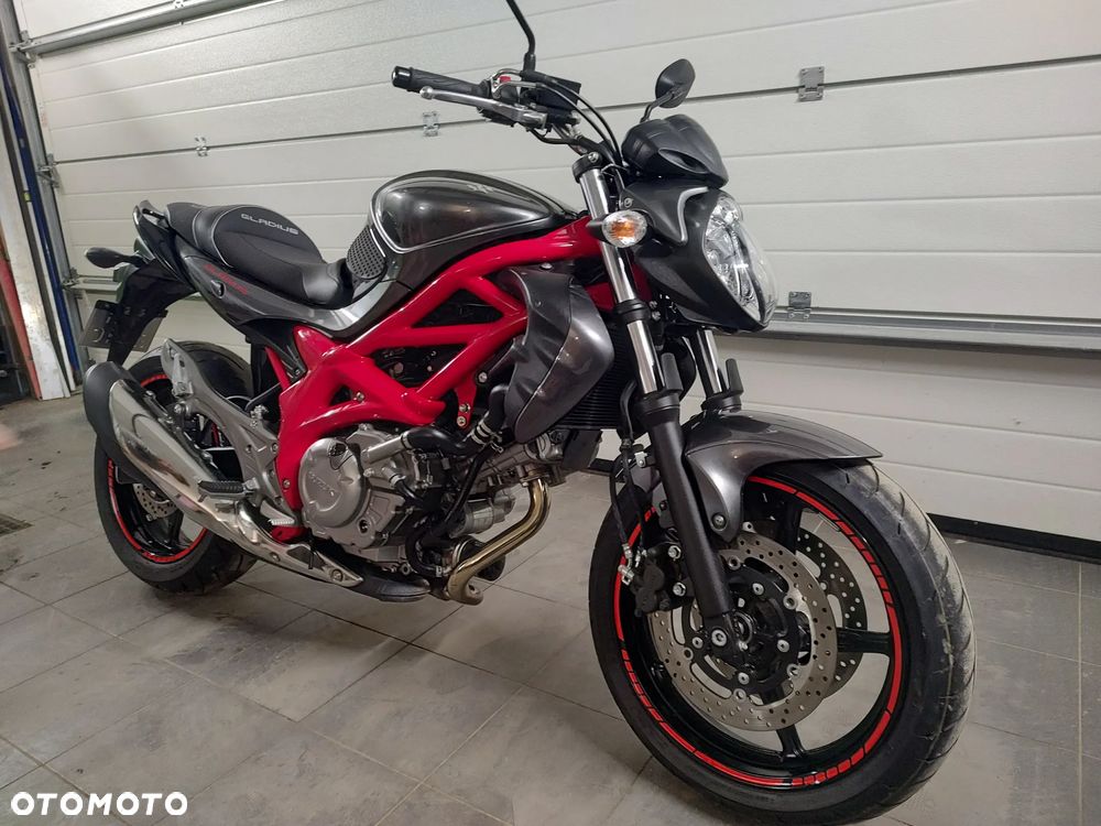 Suzuki Gladius - 3