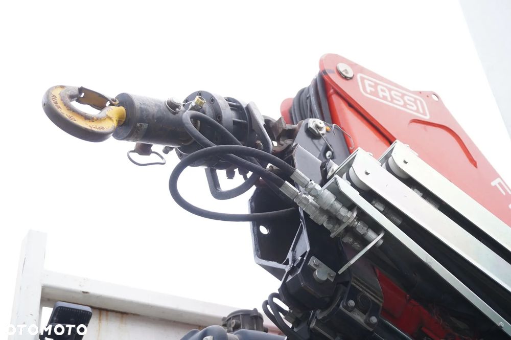 Renault C280 DTI 8 / HDS Fassi 5,6 t / Zasięg 8 m / Platforma 15 EPAL - 16