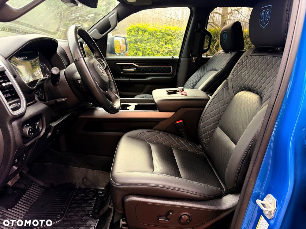 RAM 1500 Crew Cab Shortbed Bighorn - 14
