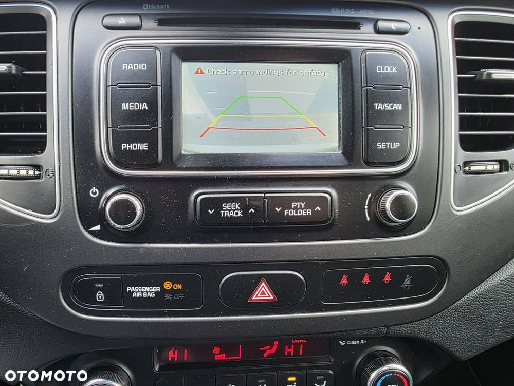 Kia Carens - 13