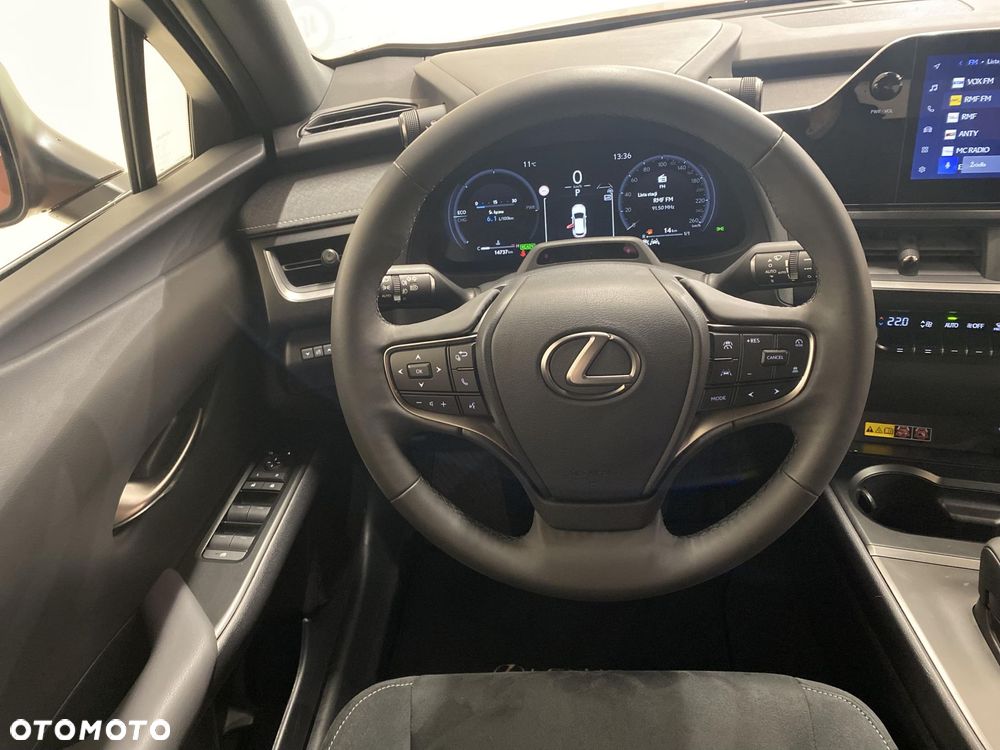 Lexus UX 300h Business - 11