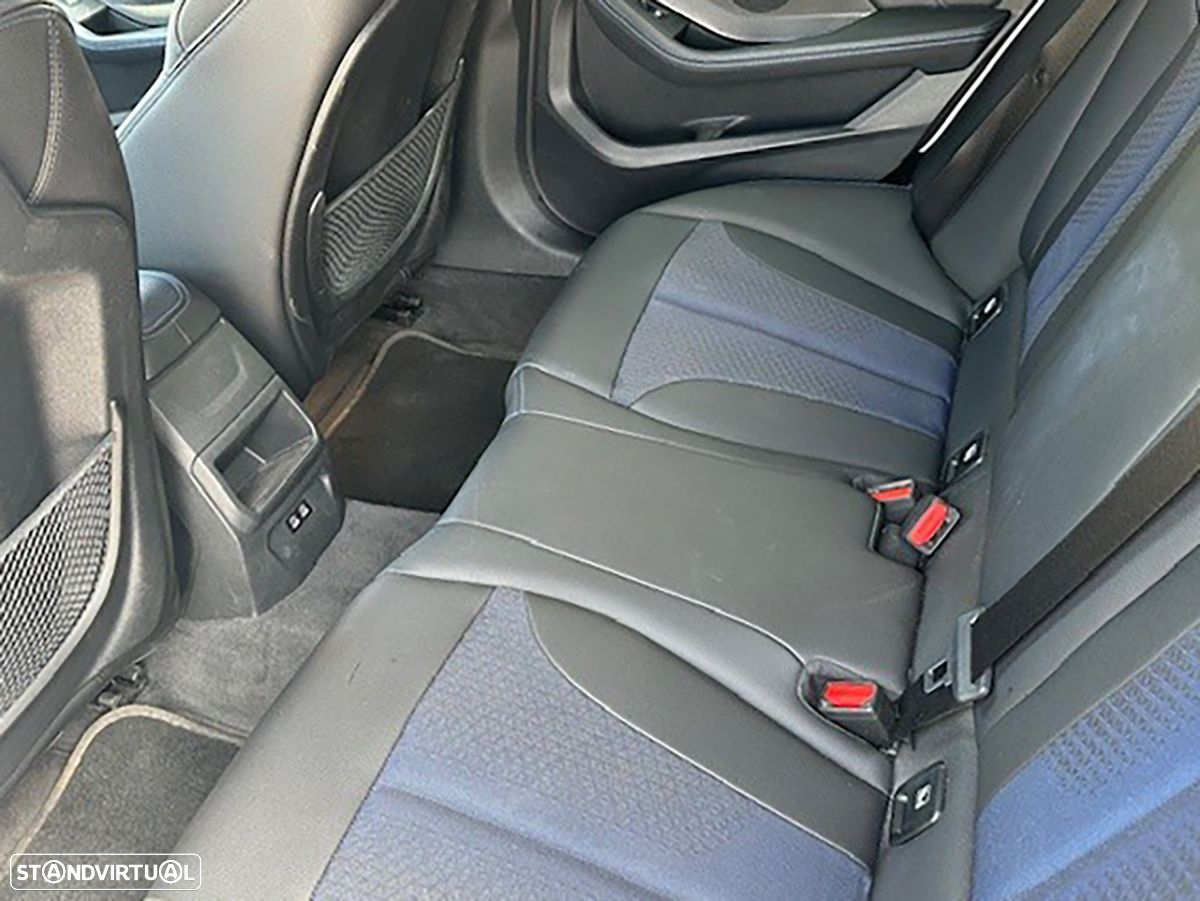 BMW 116 d Pack Desportivo M Auto - 8