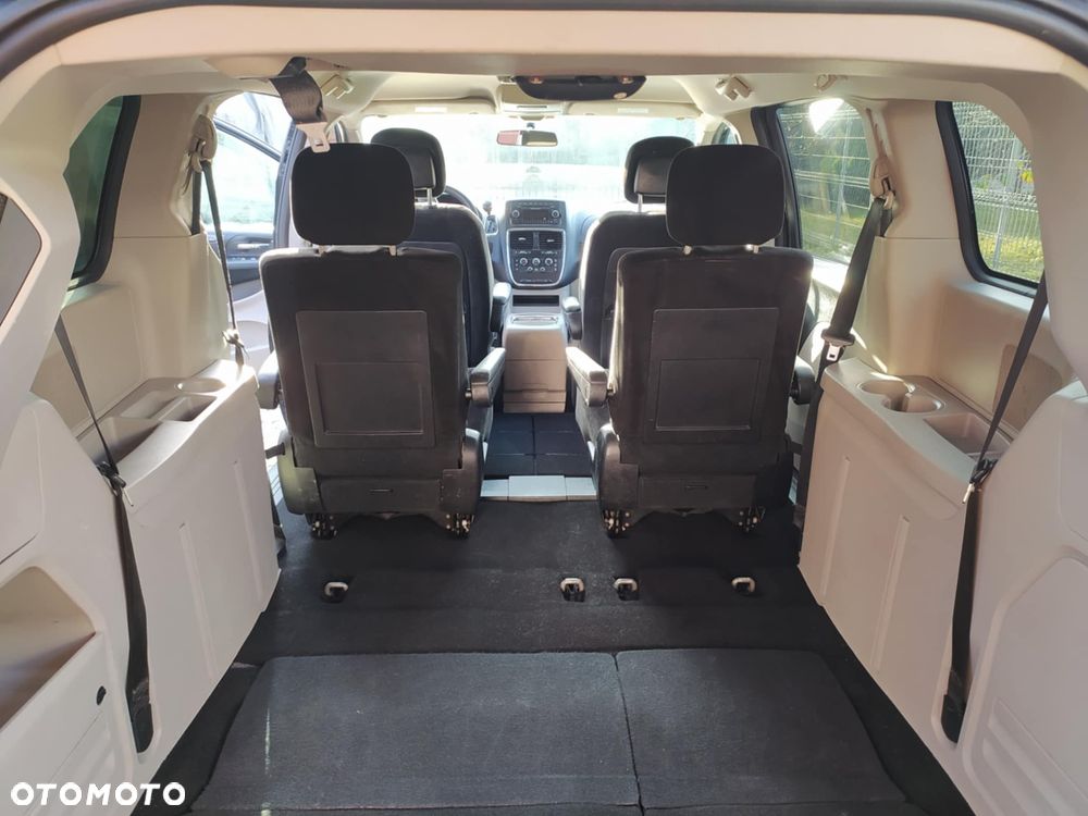 Dodge Grand Caravan 3.6 R/T - 11