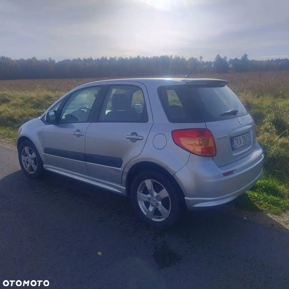 Suzuki SX4 1.6 VVT 4x2 Style - 5