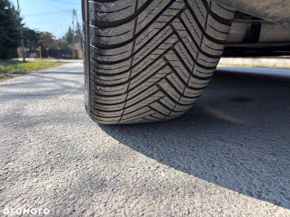 Mercedes-Benz CLA 200 AMG Line 7G-DCT - 22