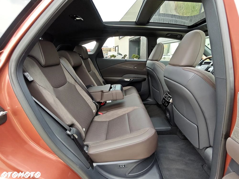 Lexus RX - 8