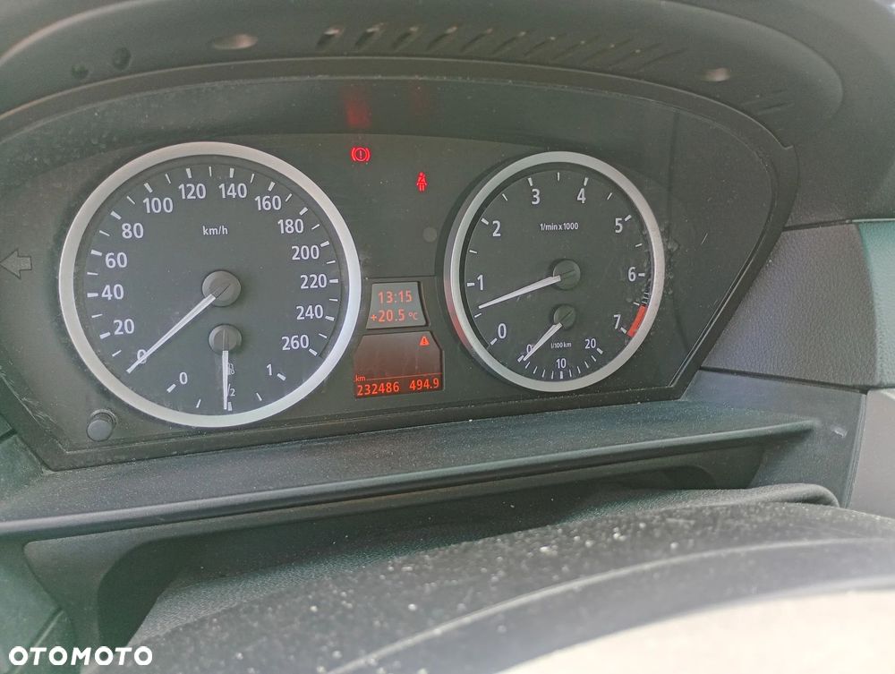 BMW Seria 5 523i - 10
