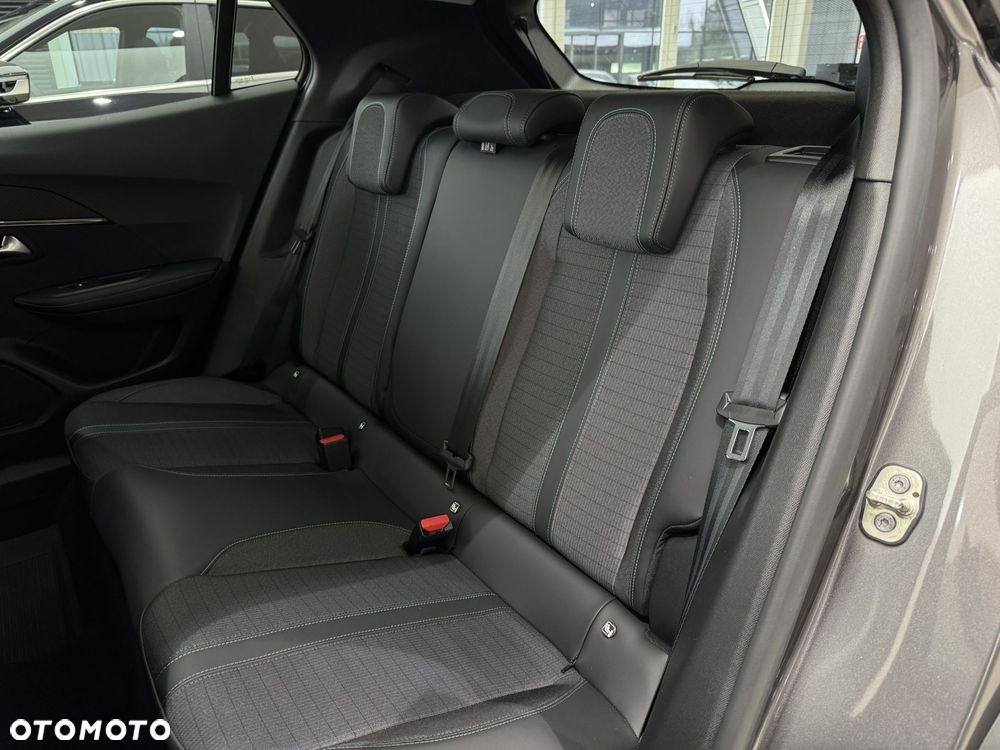 Peugeot 2008 - 13