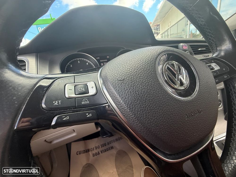 VW Golf Variant 1.6 TDi Confortline DSG - 28