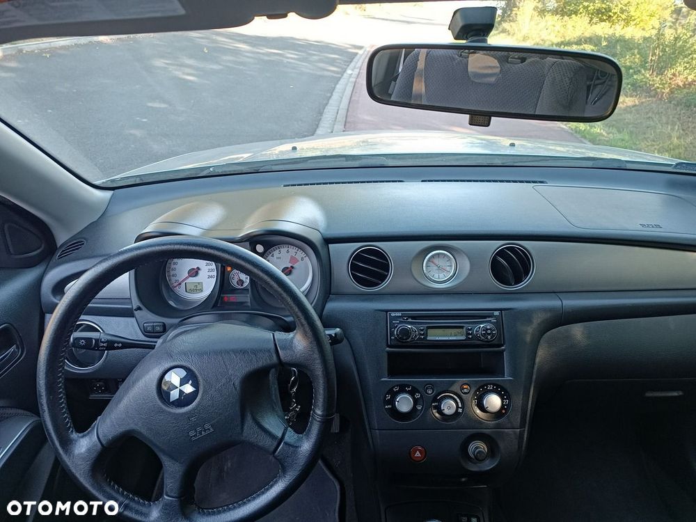 Mitsubishi Outlander - 18