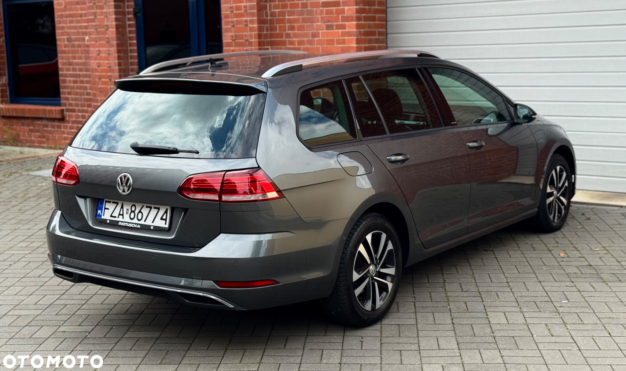 Volkswagen Golf 2.0 TDI SCR DSG IQ.DRIVE - 11