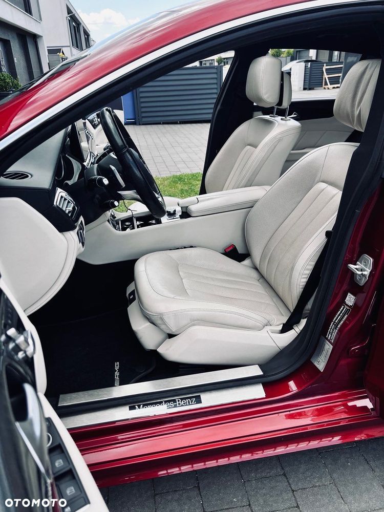 Mercedes-Benz CLS - 6