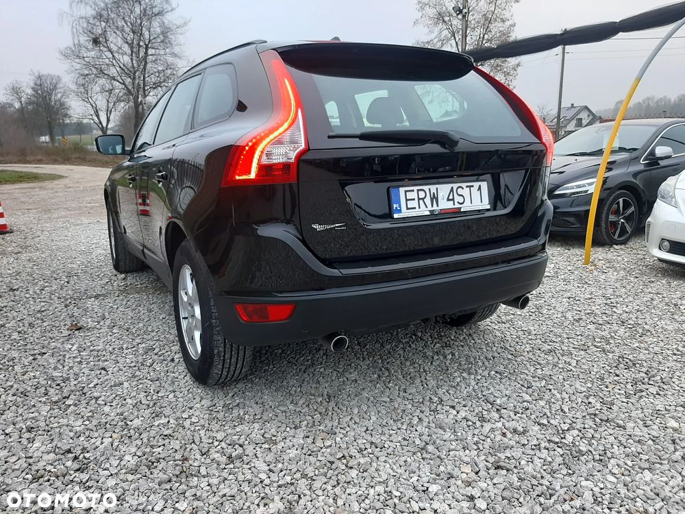 Volvo XC 60 D5 AWD Momentum - 4