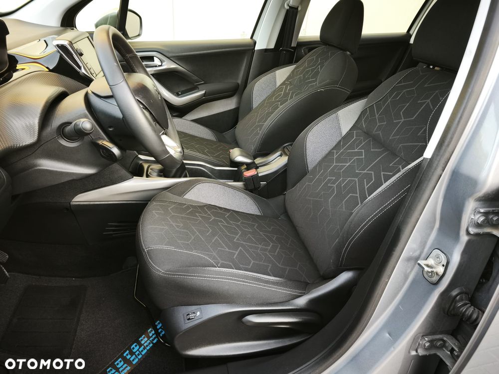 Peugeot 2008 1.2 Pure Tech Active - 12