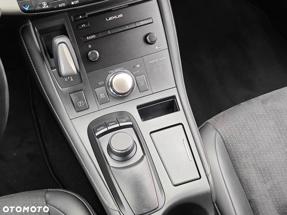 Lexus CT 200h Elegance - 16