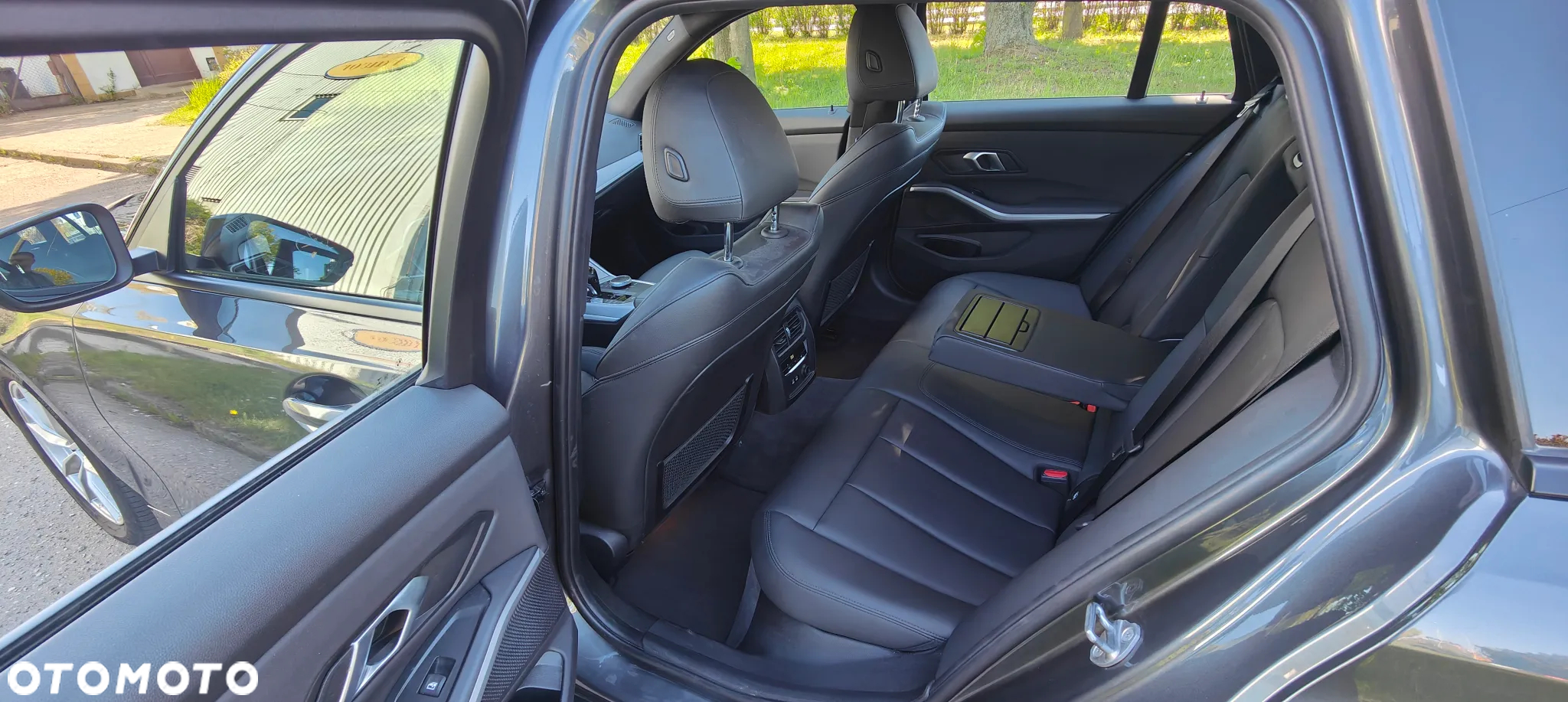 BMW Seria 3 318d Touring - 9