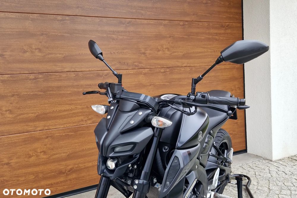 Yamaha MT - 17