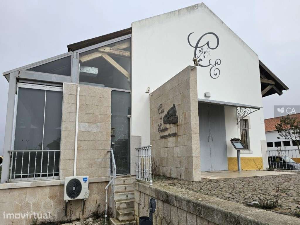 Excepcional edifício destinado a restauração - Grande imagem: 2/14