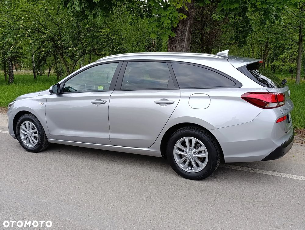 Hyundai i30 1.5 DPI Classic + - 11