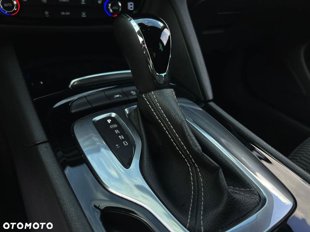 Opel Insignia 1.5 T Exclusive S&S - 28